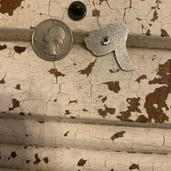 Brand new Taylor Swift inspired “All Too Well” scarf enamel pin - Picture 3 of 3